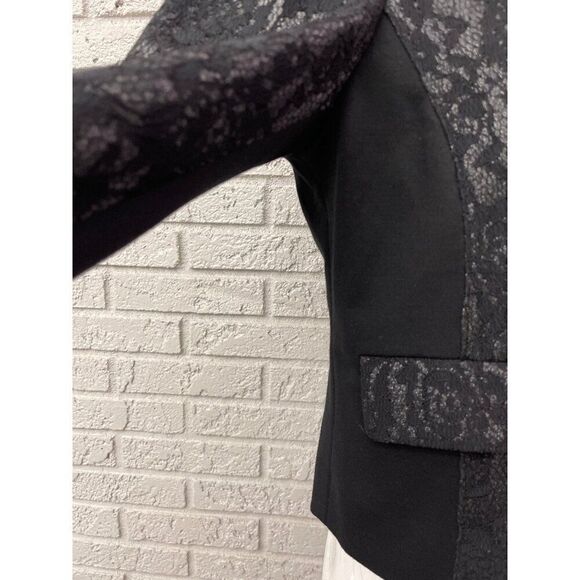 Chico’s Women Black Lace / Ponte Knit One Button Cropped Blazer Size 0 - Picture 7 of 12